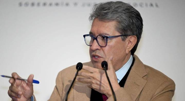 Monreal llama a Gutiérrez Luna a explicar lujos y excesos