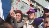 Milei, evacuado de un acto electoral por el lanzamiento de piedras contra su coche