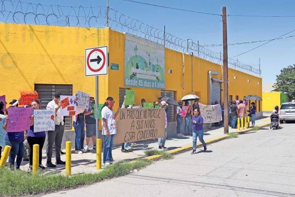 Acusan padres lentitud en caso de la guardería Gussi