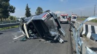 Volcadura de camioneta en la autopista Peñón