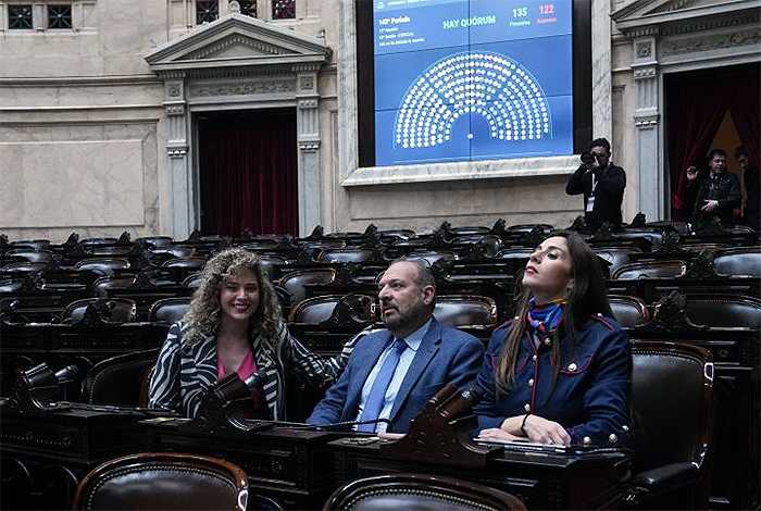 Ruptura en LLA: tres diputados y una exoficialista conformaron un nuevo bloque
