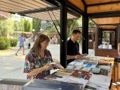 El éxito del Premio Leonor en Expoesía impulsa la reedición comercial de 'Hermano Pulpo'