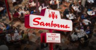 Los ‘tecolotitos’ de Sanborns: ¿Por qué hay tres búhos en el logo de los restaurantes de Carlos Slim?