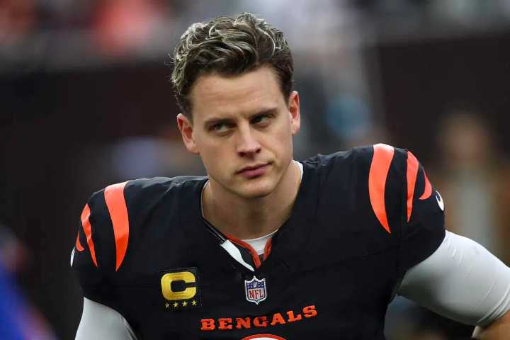 Disappointed Joe Burrow Assigns Blame as Bengals QB Calls Out Costly Errors After Eagles Defeat Joe Burrow makes a candid yet upsetting confession about what went wrong with the Bengals and issues a w