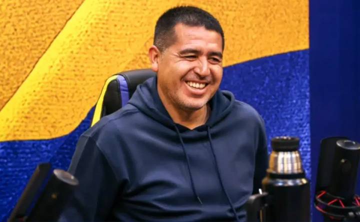 “Busca cubrir su espacio…”: El defensor que pretende Riquelme para Boca