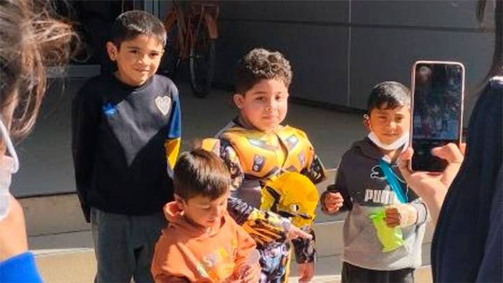 Emoción: un niño de siete años decidió donar sus juguetes al CIS Banda