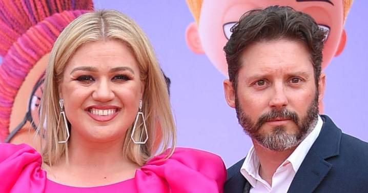 Why Kelly Clarkson Feels 'Lost' After Death Of Cancer