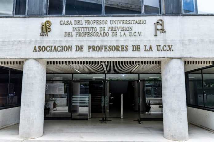 APUCV  rechaza ataques contra dos académicos por críticas al Arco Minero