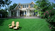 The Grass Alternative Taking Over Our Lawns In 2025