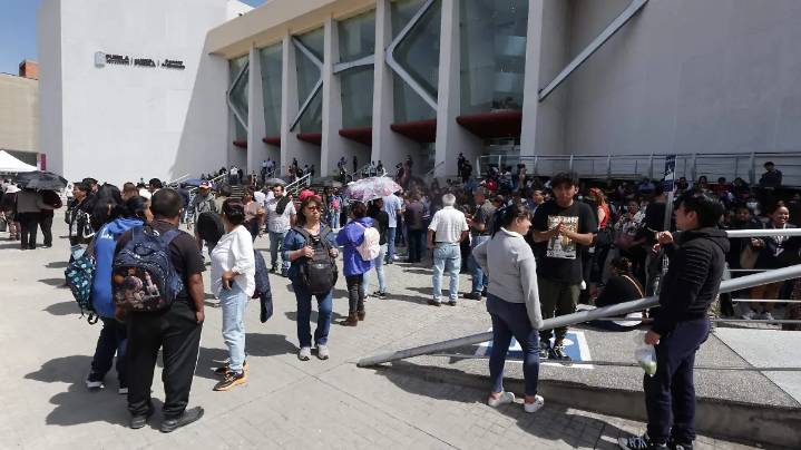 Fuga de gas obliga a desalojar edificio de Finanzas de la colonia Azcarate