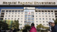 Cinco sanitarios del Hospital de Málaga, positivos en tuberculosis tras mantener contacto con un enfermo