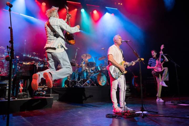 Barenaked Ladies and friends bring Last Summer on Earth Tour to triumphant conclusion at Pine Knob