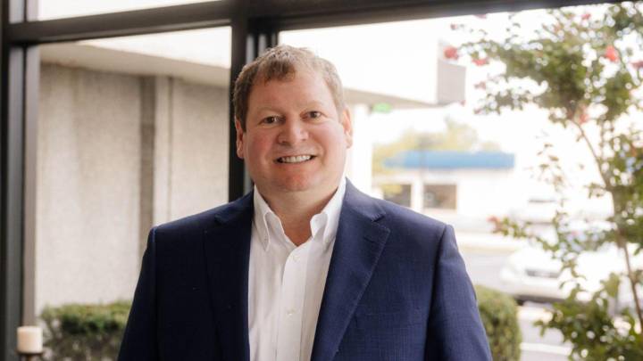 Greg Burrell Joins Farmers Bank & Trust Team in Bowling Green