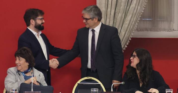 Presidente Boric prepara cambio de gabinete para la tarde de este jueves