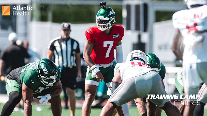 Jets QB Justin Fields Hones His Focus on the Field, and to a Higher Calling Off It