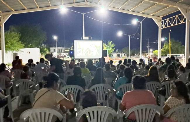 Reactivan programa Cine PRI en tu colonia