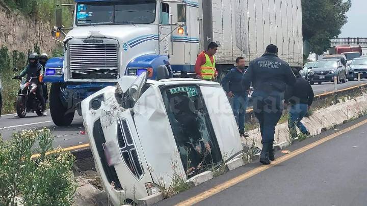 Aparatoso choque múltiple en autopista El Molinito-Texmelucan deja daños y caos vial