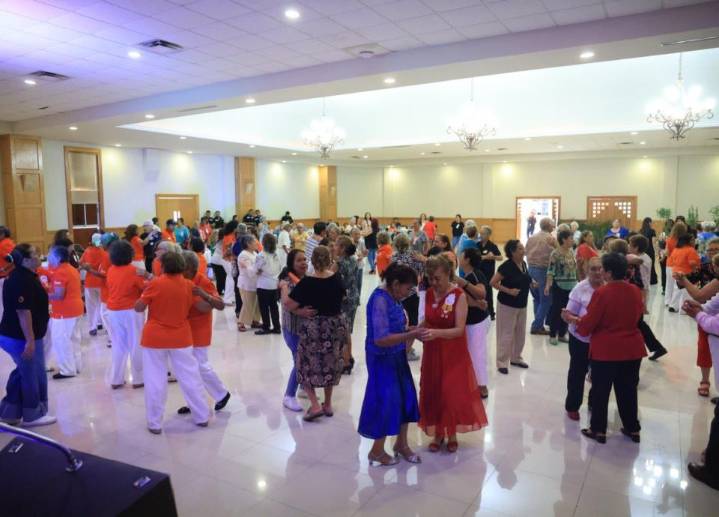 Festeja DIF NL a los adultos mayores