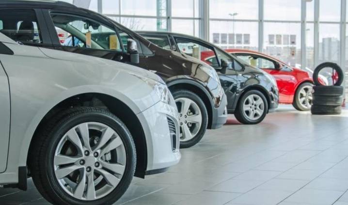 6 de cada 10 conductores cambian a seguros de auto más económicos