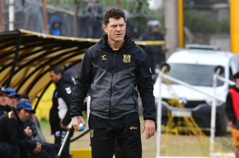 Mitre se quedó sin técnico: Gabriel Schürrer dejó de ser el entrenador