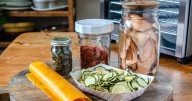 Dehydrating food instructions and recipes
