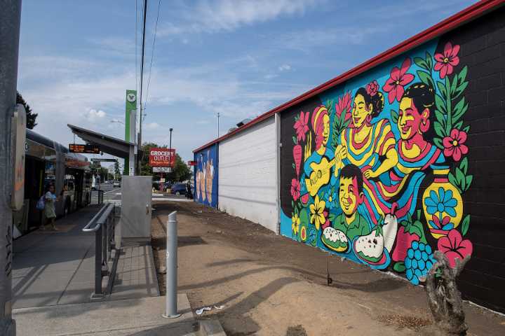 Mural featuring young artists’ work unveiled at Grocery Outlet in central Vancouver