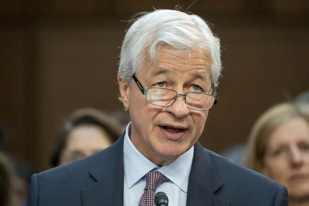 Jamie Dimon profits from trashing Trump’s economy