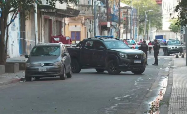 Un policía mató a un hombre que intentó robarle el arma en La Boca