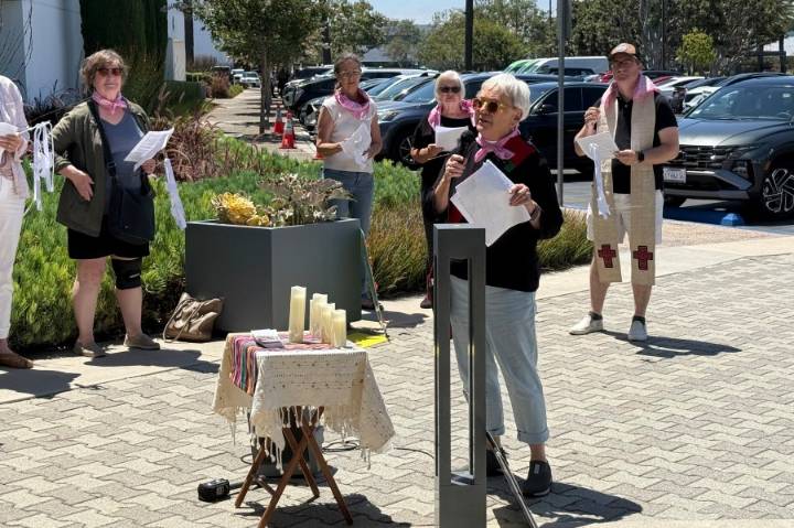 Faith leaders rally to support immigrants facing deportation in Southern California