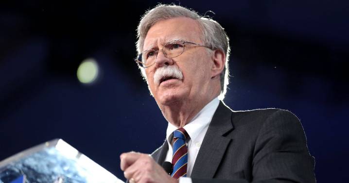 FBI registra la casa de John Bolton, exasesor de seguridad nacional de Trump