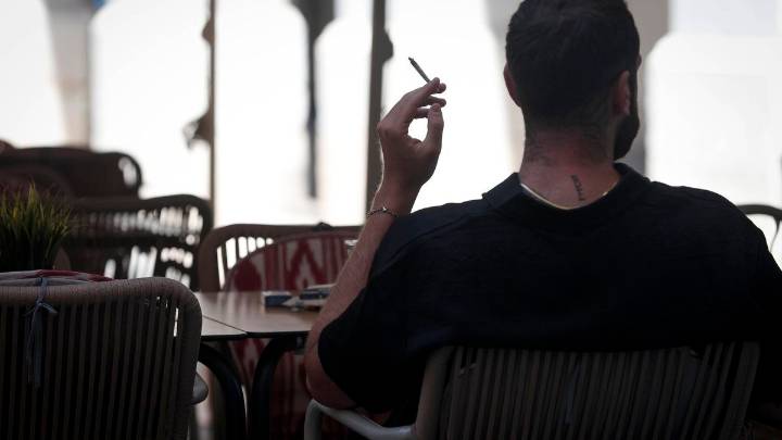Los médicos de familia apoyan la prohibición de fumar en las terrazas: "La salud no se negocia"