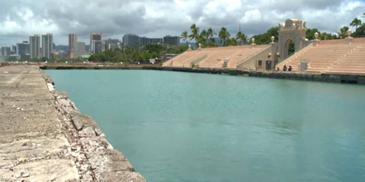 Mayor casts doubt on Waikiki natatorium pool restoration