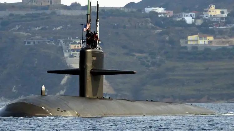 EEUU refuerza presencia militar cerca de Venezuela...