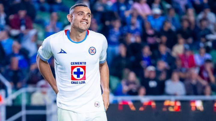 Cruz Azul deja ir a Giakoumakis a Grecia y se quedan con el “Toro” Fernández