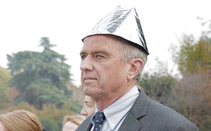 RFK Jr demonstrates exciting new medical technique: wild guessing