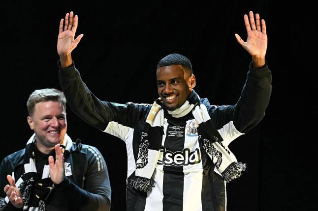 Jamie Carragher compares Alexander Isak  debacle to ‘nightmare’ with ex