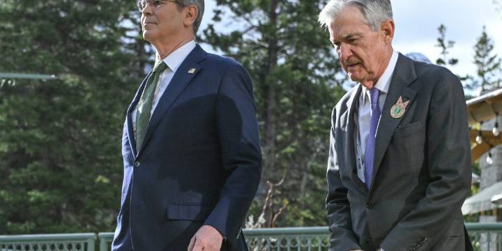 Scott Bessent questions whether Powell should cut rates by 0.50bps in September