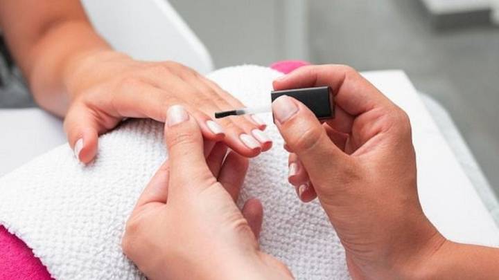 Nail Art: así de fácil te podés hacer el diseño de manicura francesa más coqueto, sin gastar fortuna en una