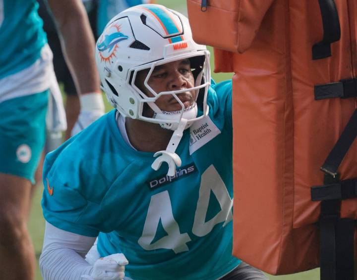 Dolphins Chop Robinson injury update at Lions joint practice