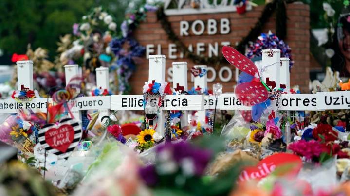 'I knew I would die that day': Robb teacher told superintendent that staff were 'being ignored' in wake of shooting