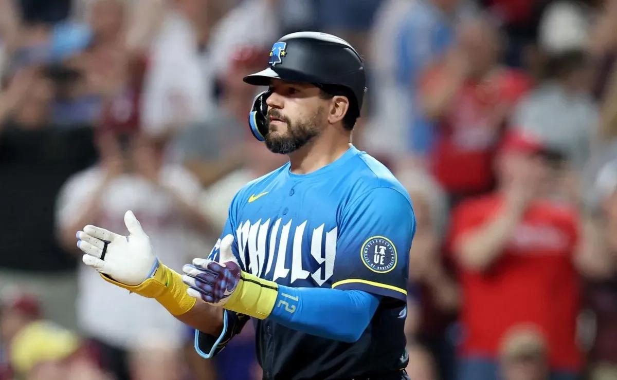 Kyle Schwarber makes Phillies history with latest home run blast