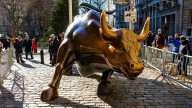 El Dow Jones cierra con una ganancia mínima de 0.08% en un viernes de cautela en Wall Street