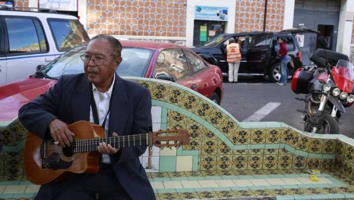 Día del Abuelo: trabajan en Puebla más de 300 mil adultos mayores