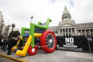Antes de la sesión en Diputados. El Gobierno anunció que analiza un aumento en las prestaciones para discapacidad