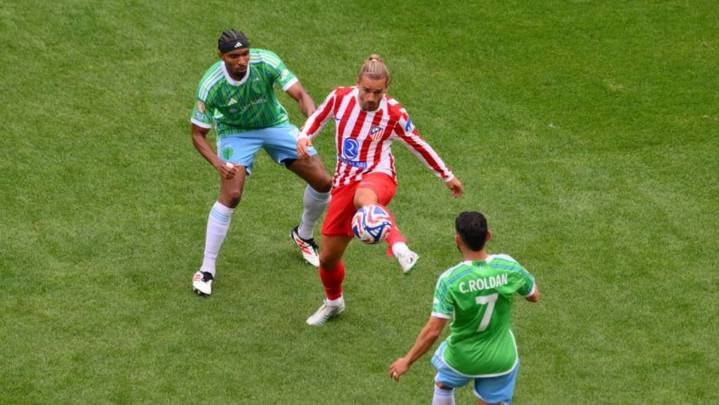 Simeone's Atletico empire under scrutiny after trophy drought