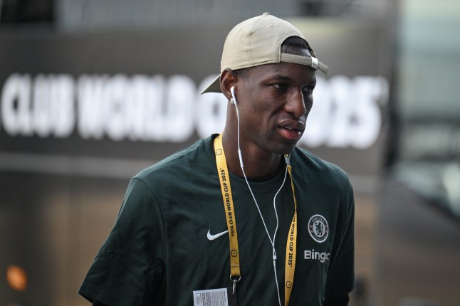 Nicolas Jackson told to stay at Chelsea despite missing pre