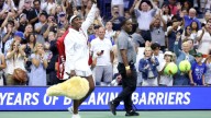Look of the Week: Venus Williams’ fuzzy tennis racket case was a major serve