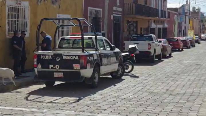 Asalto con armas falsas en negocio causa persecución, choque y caos en Atlixco, Puebla