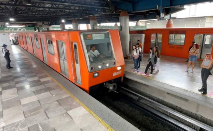 Metro asegura que toda la red funciona con normalidad; continúan labores de limpieza tras fuertes lluvias