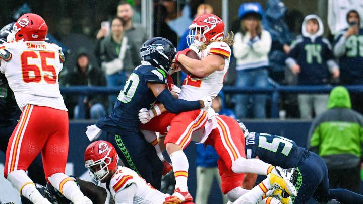 Seahawks Defense 'Went Out There And Balled' In Preseason Win Over The Chiefs